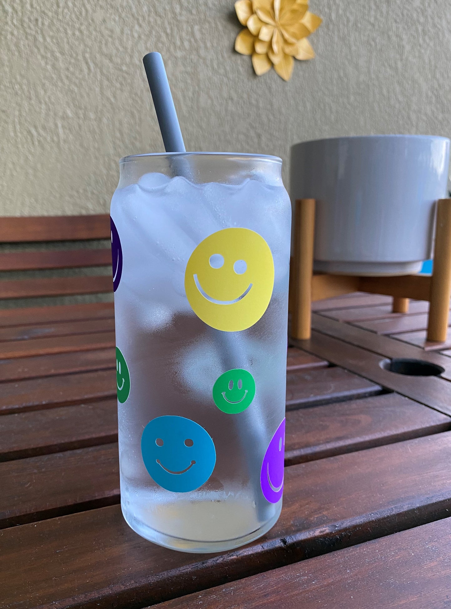 20oz Color-Changing Glass Can Cup with Cheerful Smiley Faces