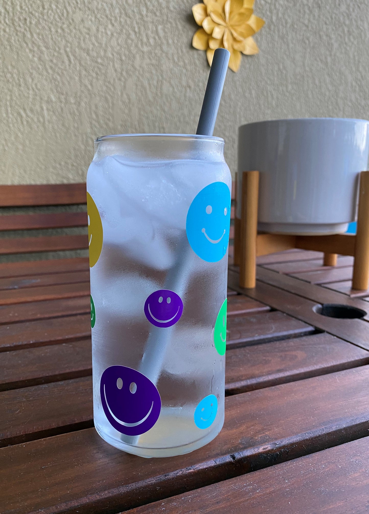 20oz Color-Changing Glass Can Cup with Cheerful Smiley Faces