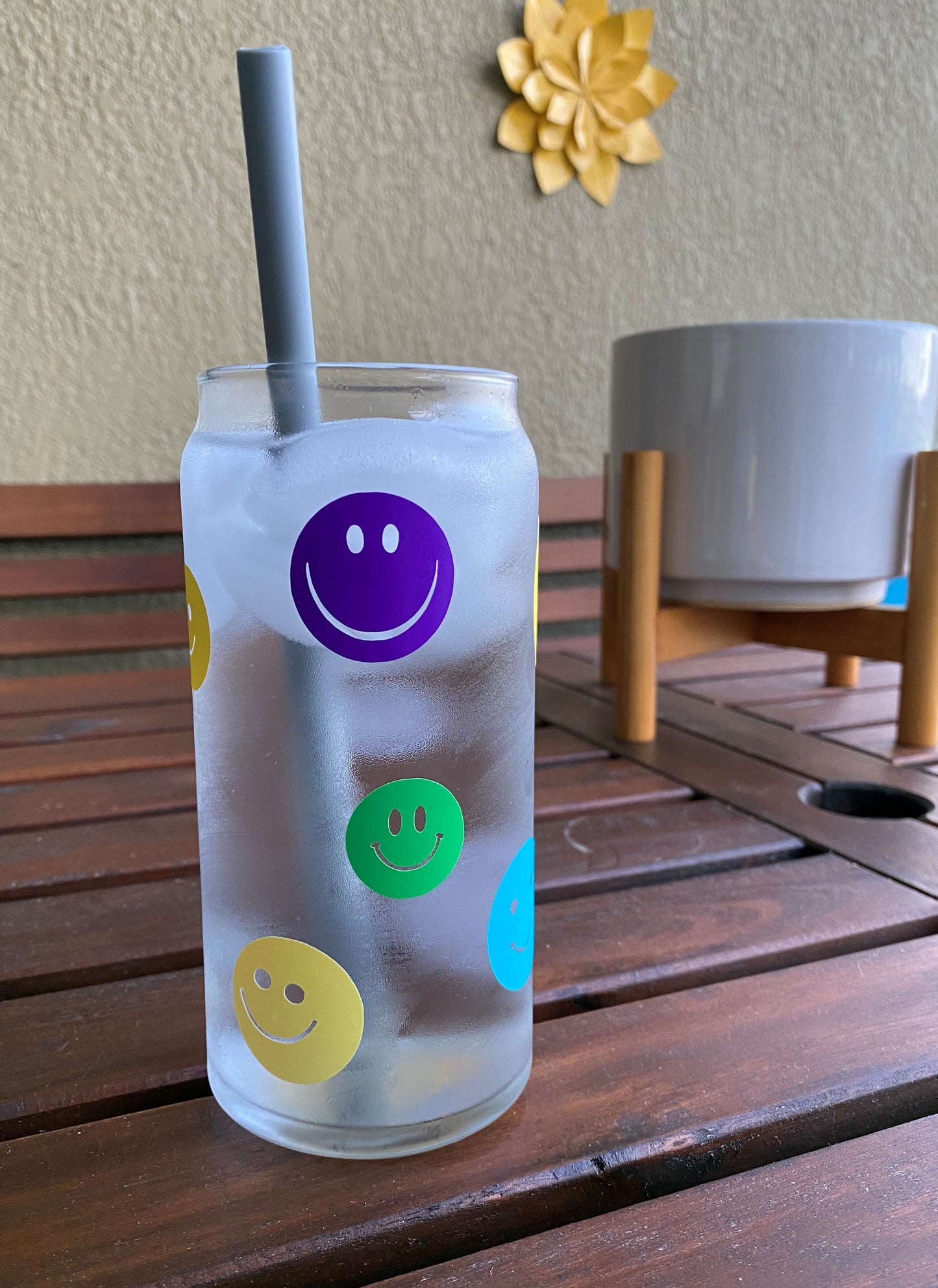 20oz Color-Changing Glass Can Cup with Cheerful Smiley Faces