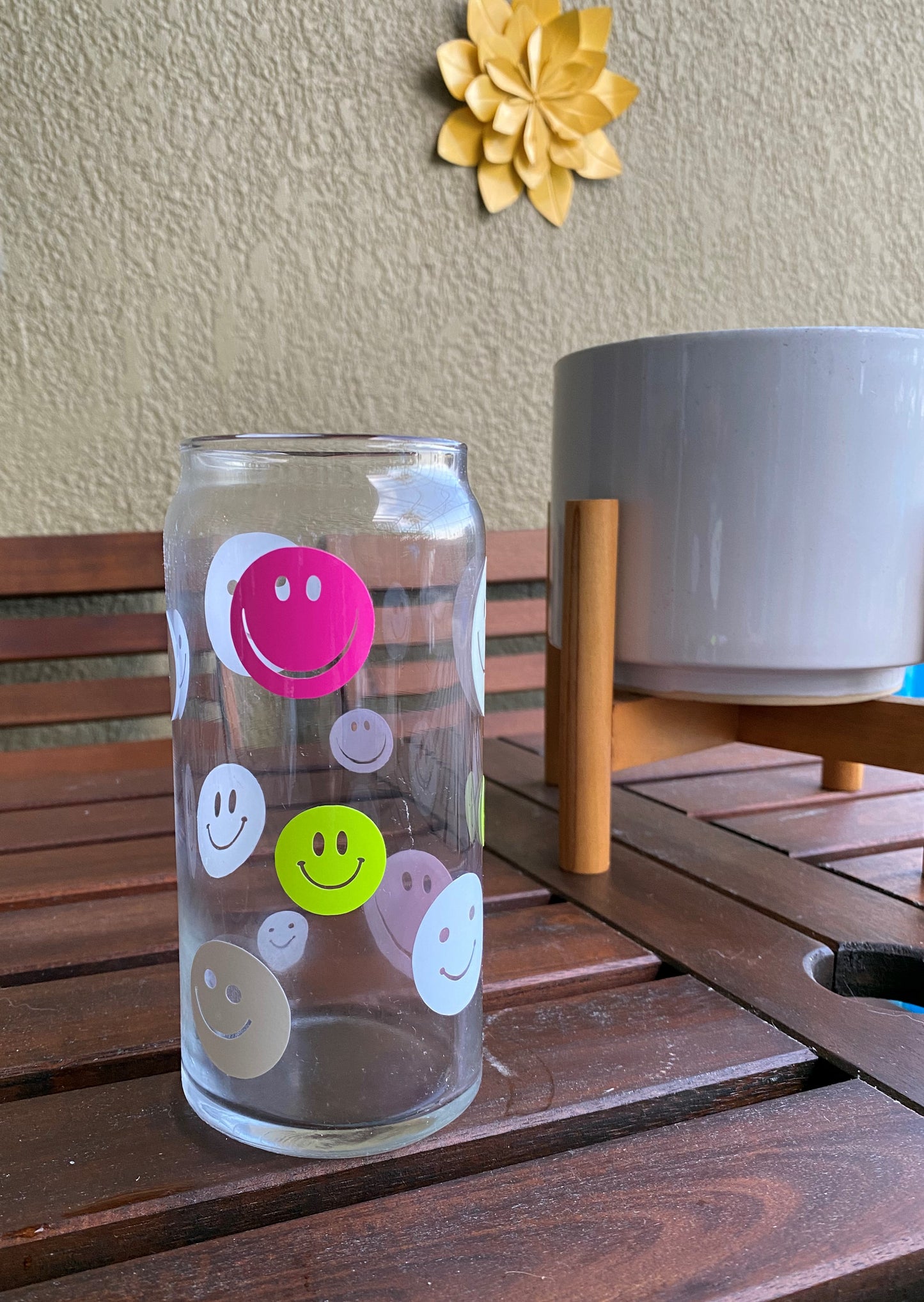 20oz Color-Changing Glass Can Cup with Cheerful Smiley Faces