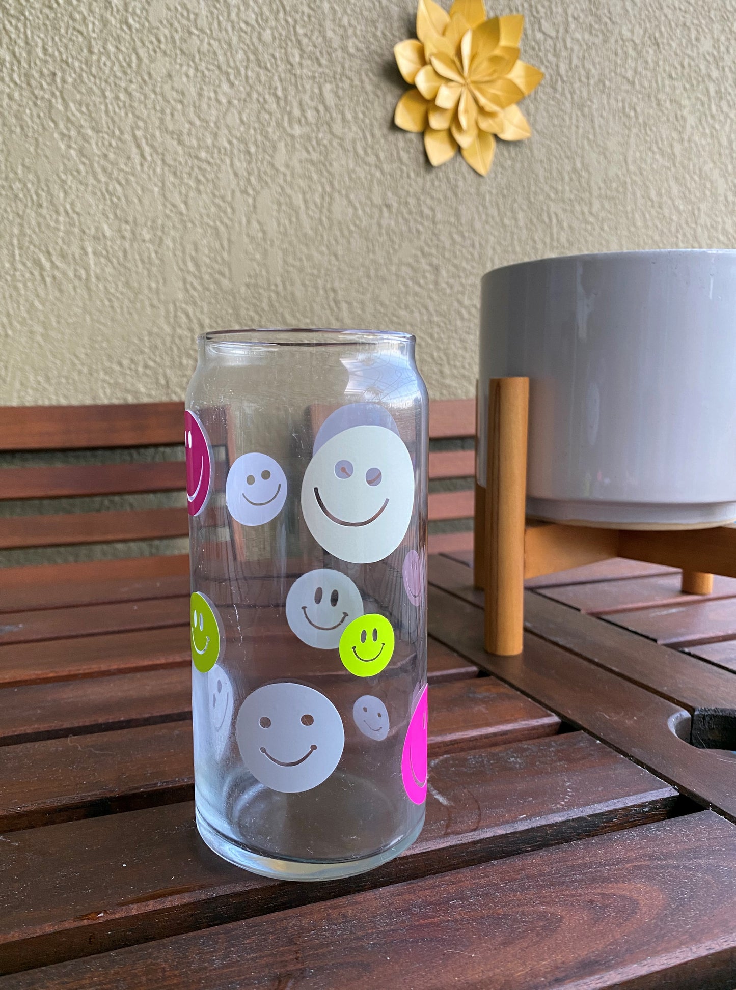 20oz Color-Changing Glass Can Cup with Cheerful Smiley Faces