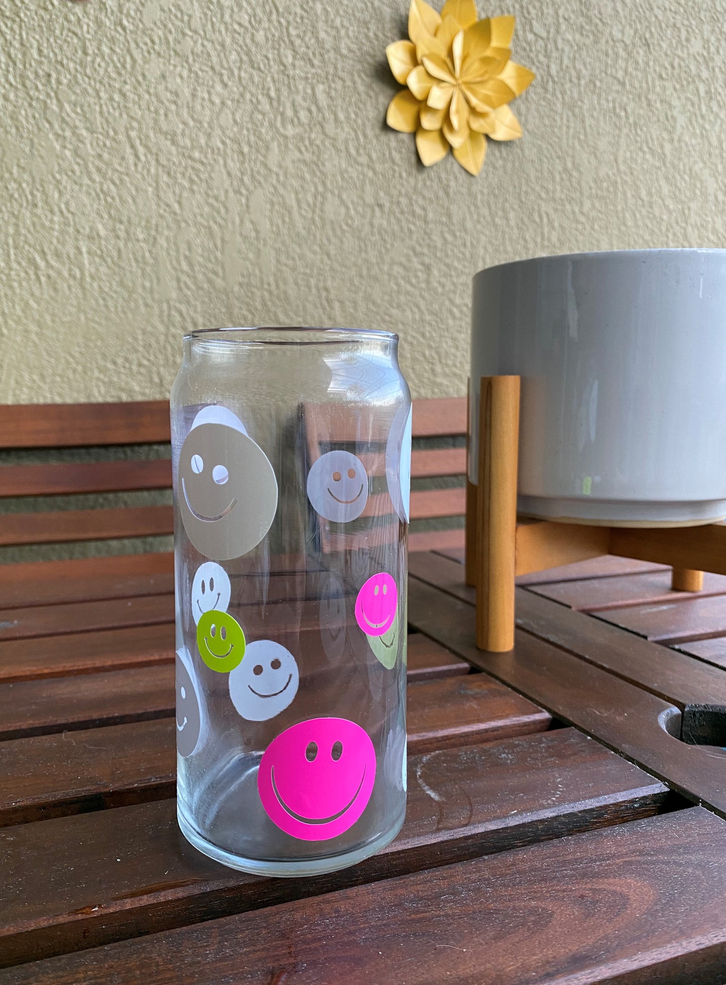 20oz Color-Changing Glass Can Cup with Cheerful Smiley Faces