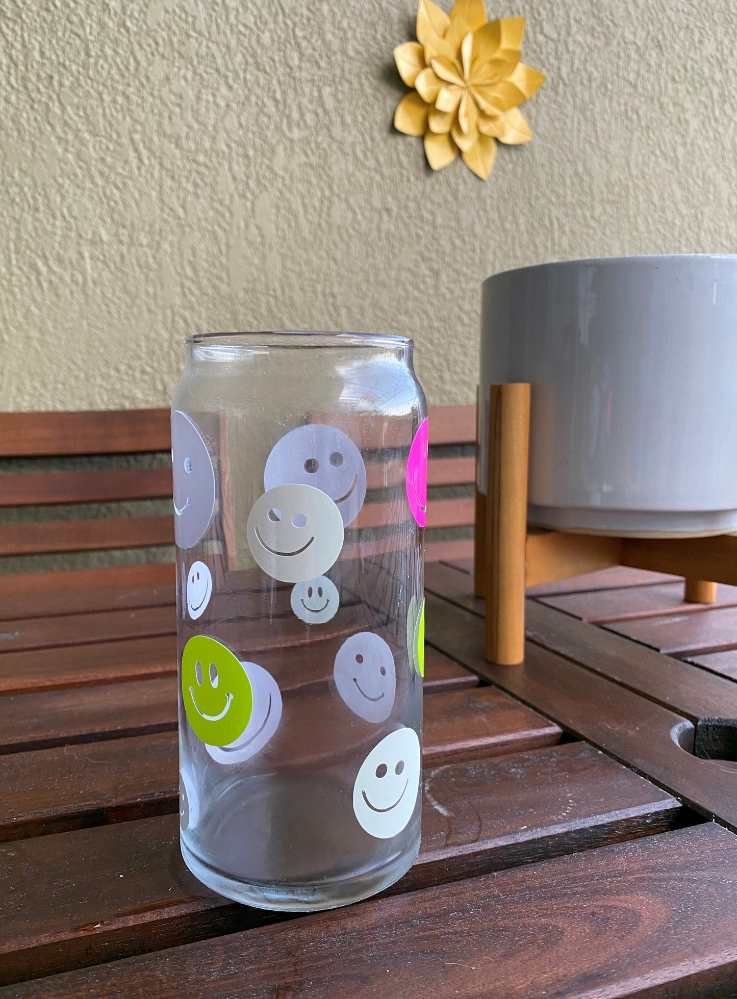 20oz Color-Changing Glass Can Cup with Cheerful Smiley Faces